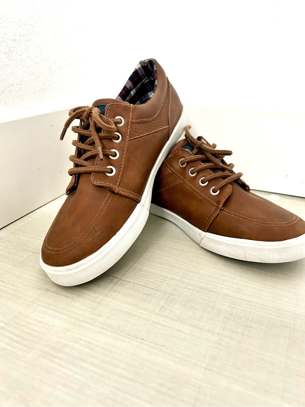 Nautica Brown Lace-Up Low-Top Sneakers with White Sole